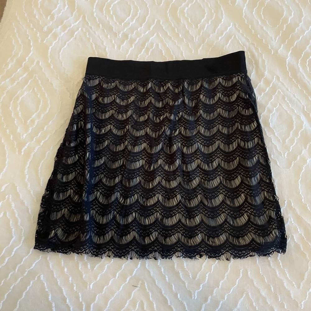 Free people size medium black and white skirt lace